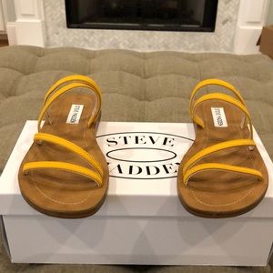 Steve Madden Kalypso Yellow Open Toe Sandal. NEW